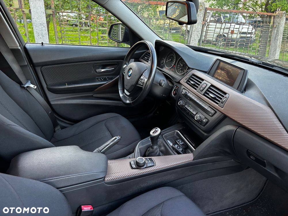 BMW Seria 3 318d DPF - 6