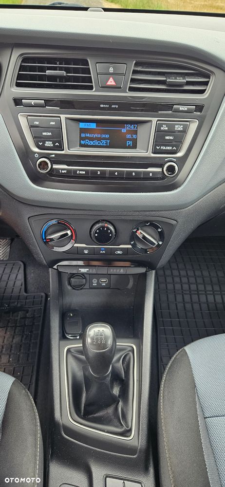 Hyundai i20 - 12