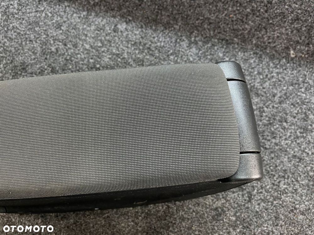 renault scenic III podłokietnik 8-127-320 - 2