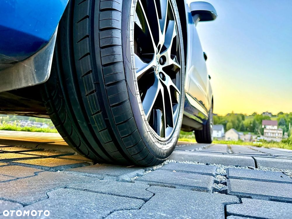 Volvo XC 60 D4 AWD R-Design - 18