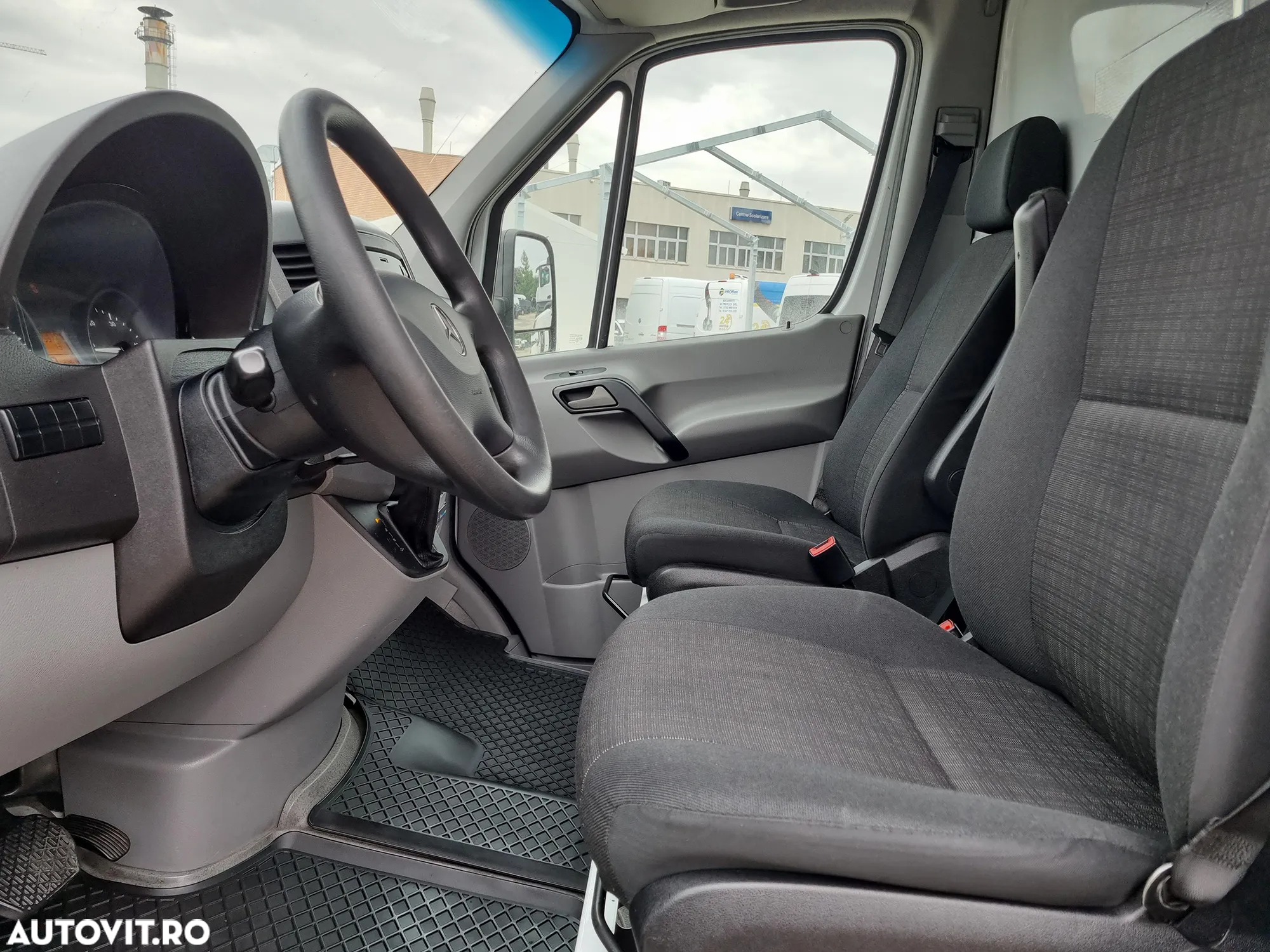 Mercedes-Benz Sprinter - 23