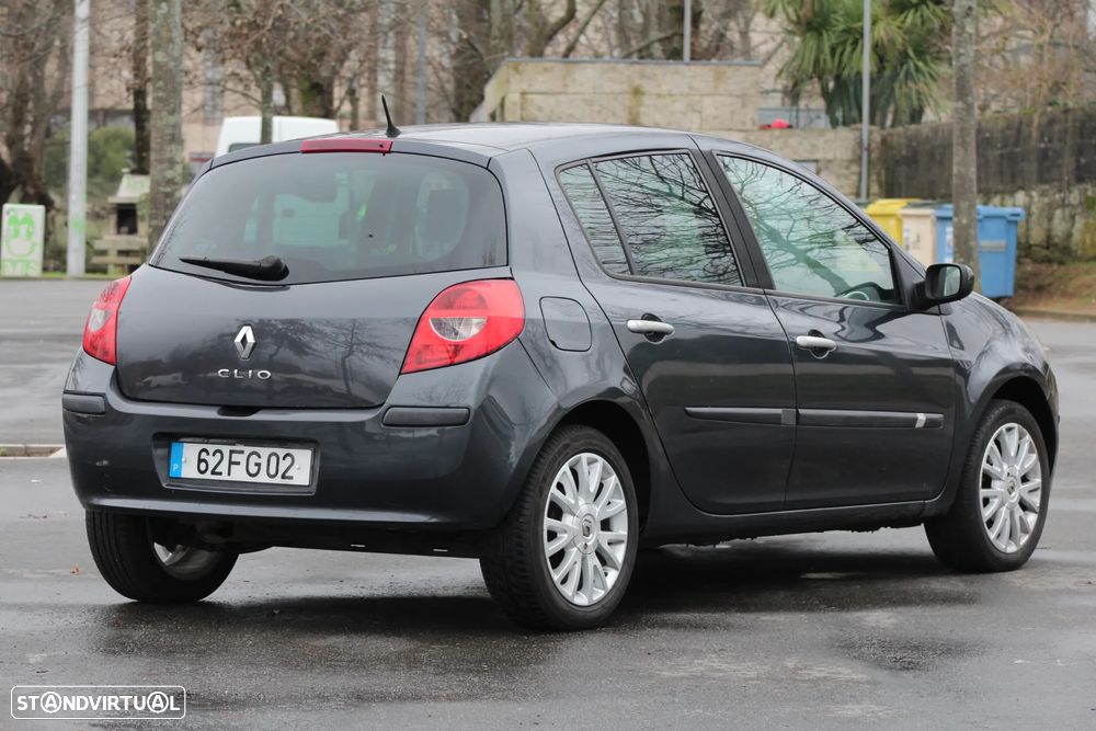 Renault Clio 1.5 dCi Dynamique S - 9
