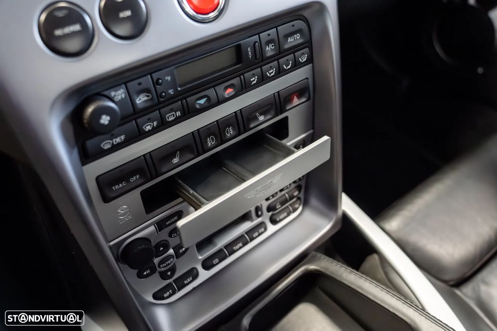 Aston Martin Vanquish - 19