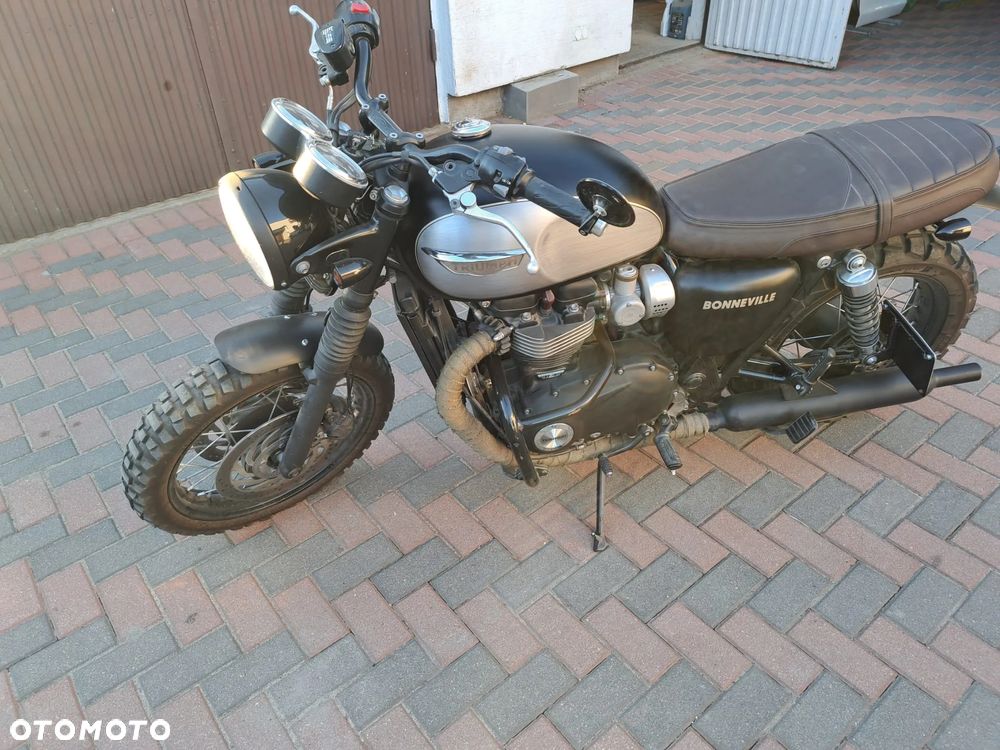 Triumph Bonneville - 3