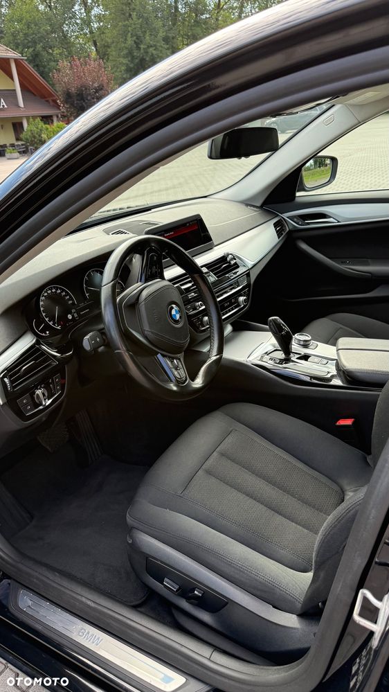 BMW Seria 5 520i - 14