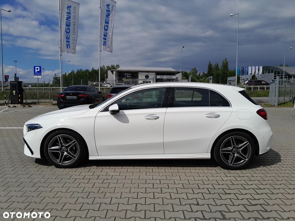 Mercedes-Benz Klasa A 180 AMG Line 7G-DCT - 3