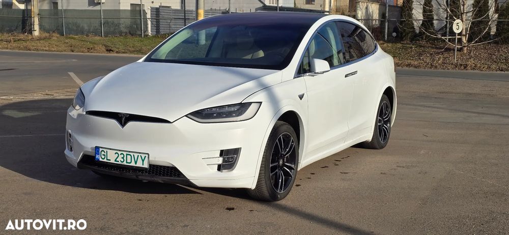 Tesla Model X - 1