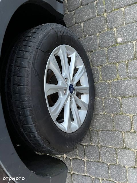 Ford Kuga 1.5 EcoBoost 2x4 Titanium - 27