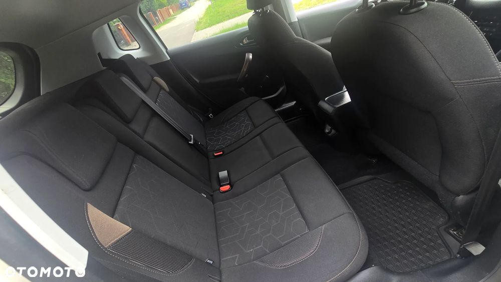 Peugeot 2008 1.6 VTi Active - 16
