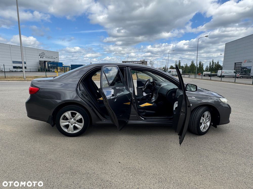 Toyota Corolla - 11