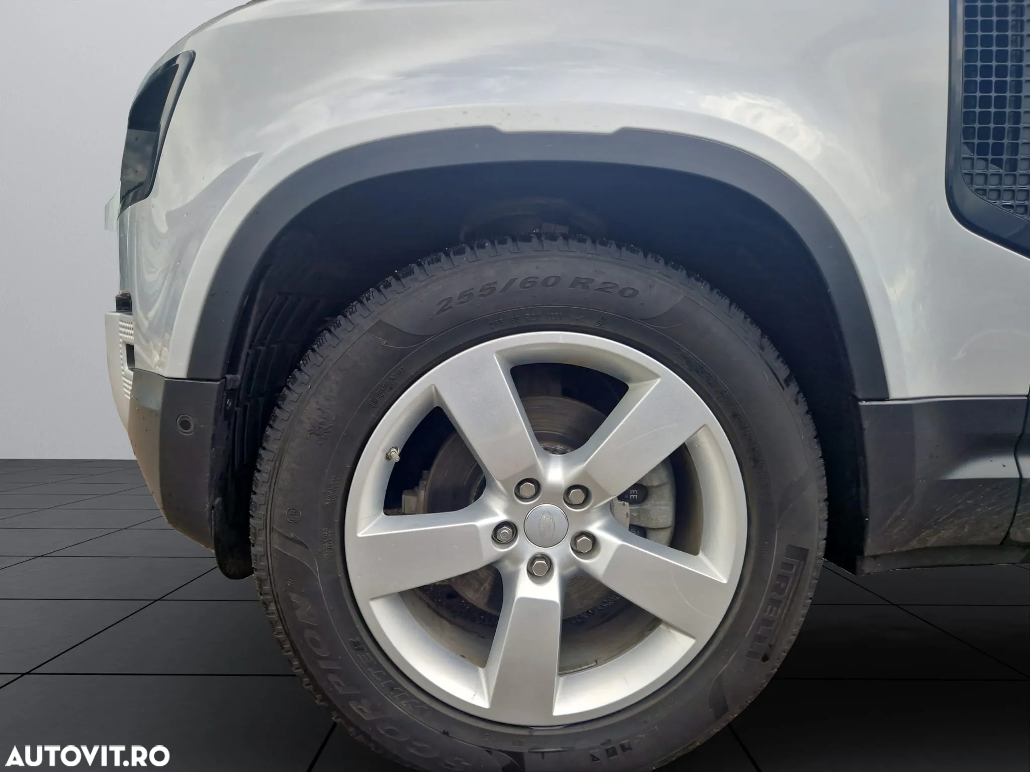 Land Rover Defender 110 2.0L D240 First Edition - 9