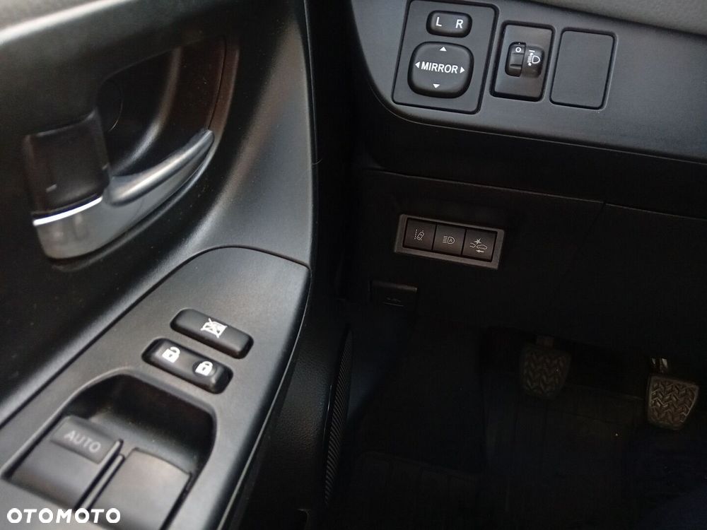 Toyota Yaris - 18