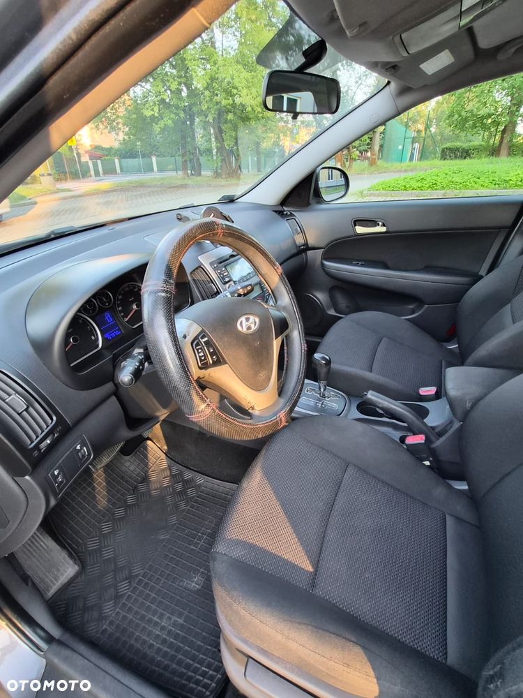 Hyundai i30 1.6 Comfort EU5 - 8