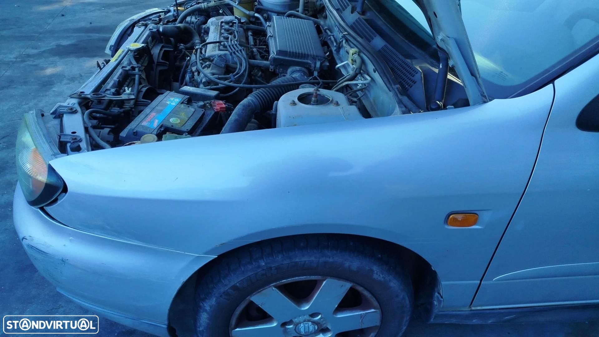 Guarda-lamas esquerdo NISSAN Primera Hatchback (P11) - 1