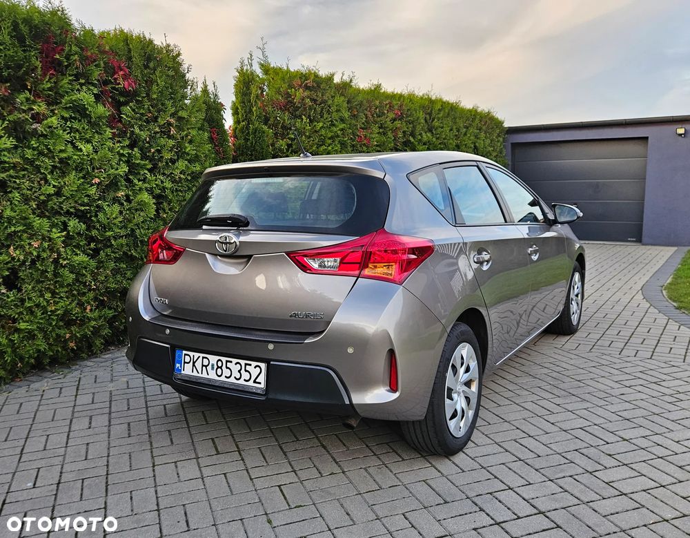 Toyota Auris 1.33 VVT-i - 12