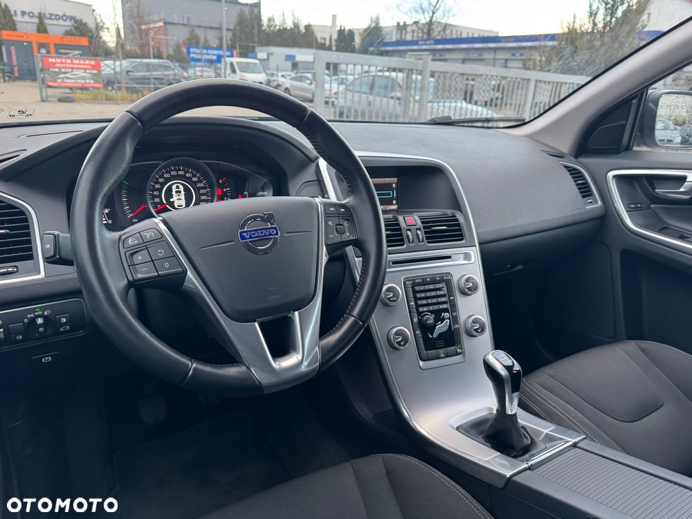 Volvo XC 60 D4 Momentum - 36