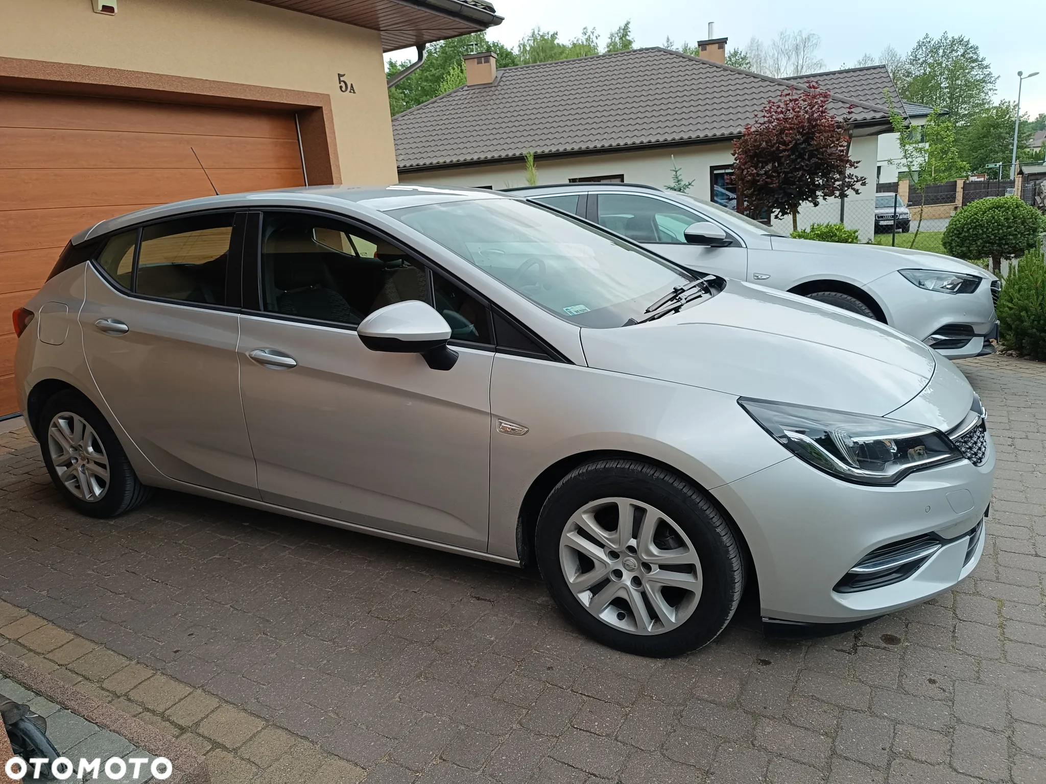 Opel Astra V 1.2 T Elegance S&S - 4