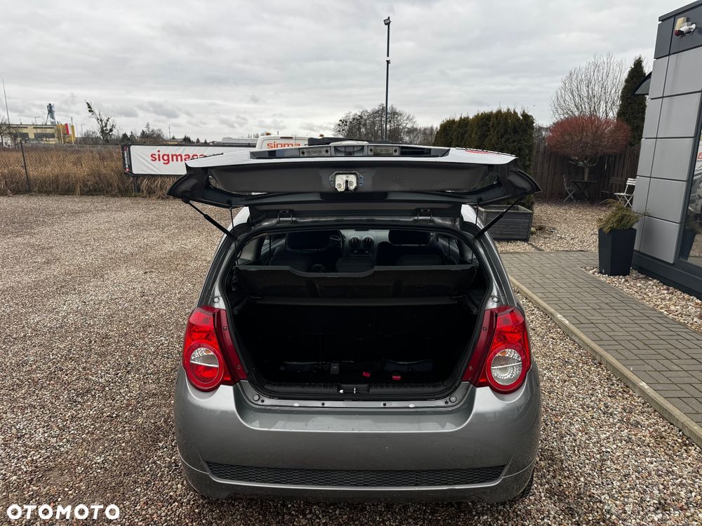 Chevrolet Aveo 1.2 16V Base - 15