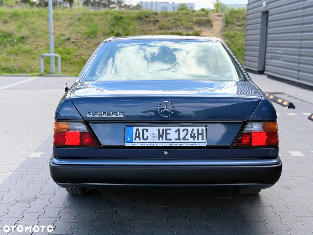 Mercedes-Benz W124 (1984-1993) - 12