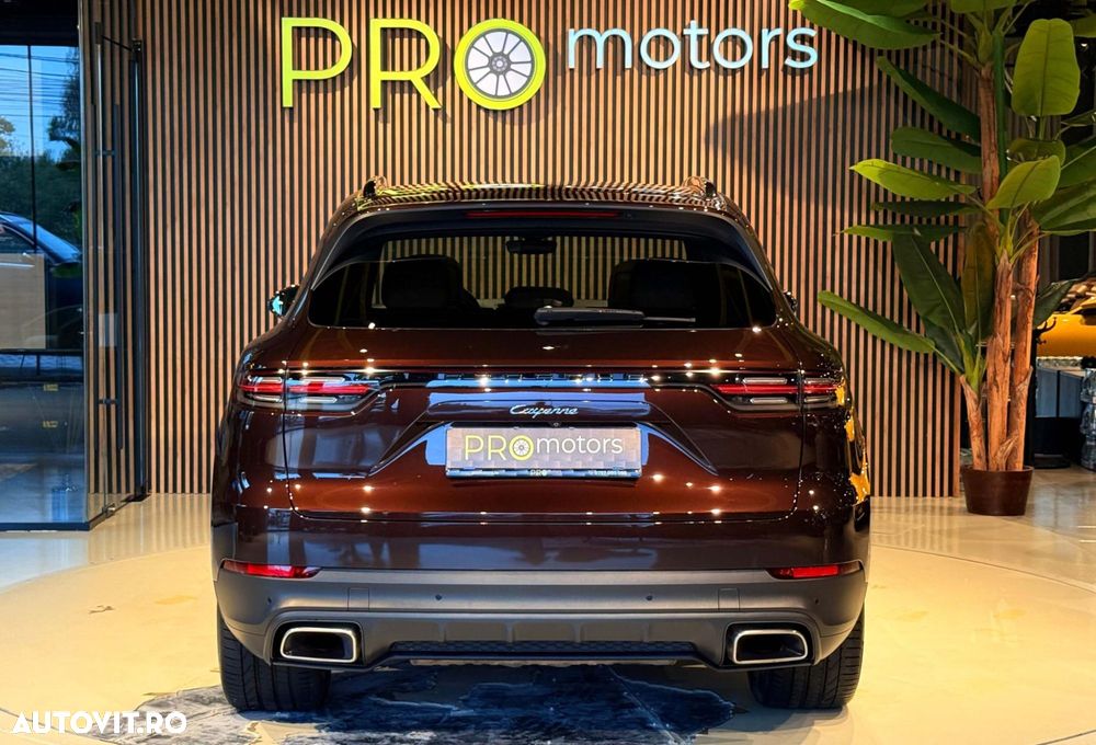 Porsche Cayenne - 4