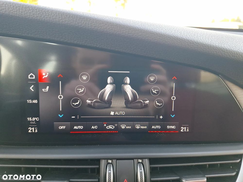 Alfa Romeo Giulia 2.0 Turbo 16V AT8-Q4 Ti - 25
