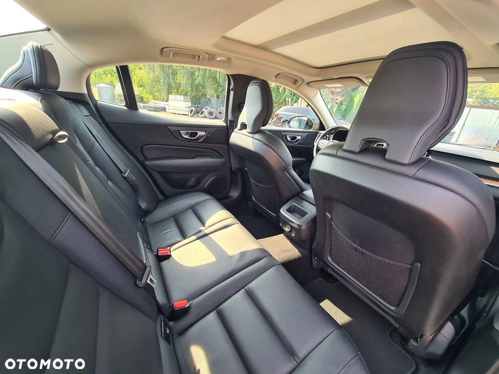 Volvo S60 B5 B AWD Plus Dark - 30