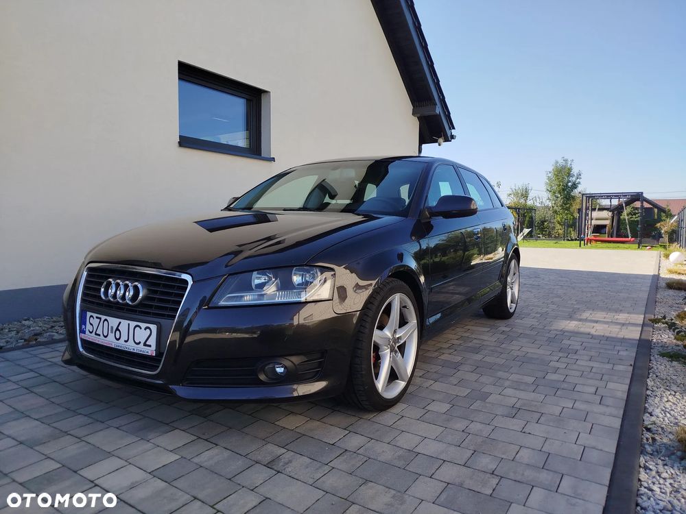 Audi A3 Sportback - 1