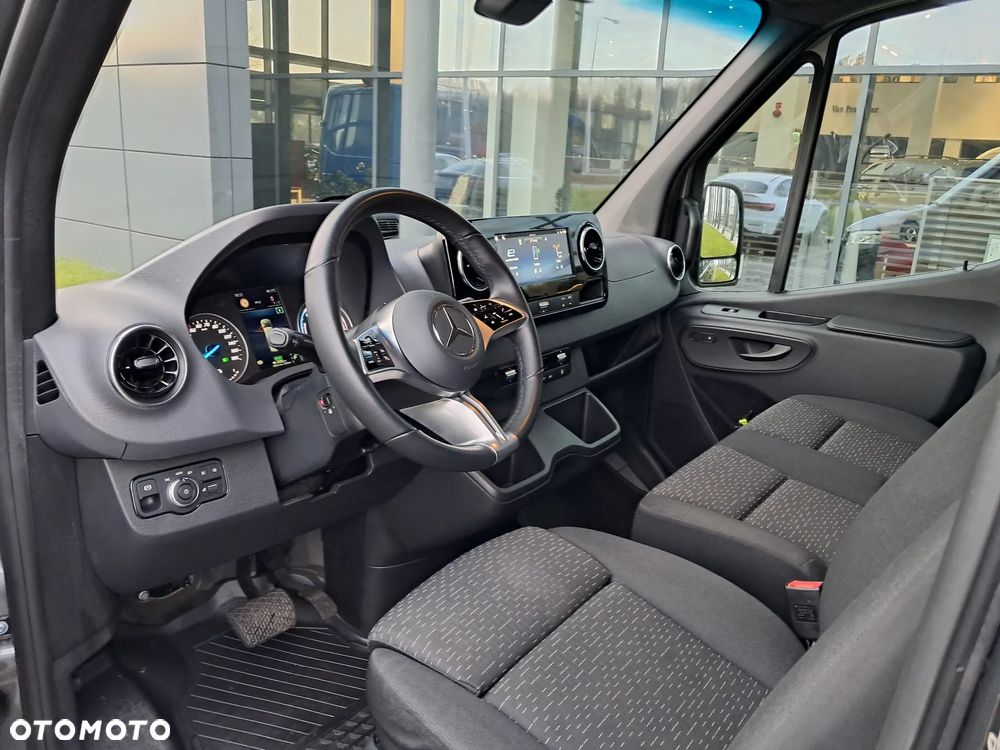 Mercedes-Benz E-SPRINTER - 21