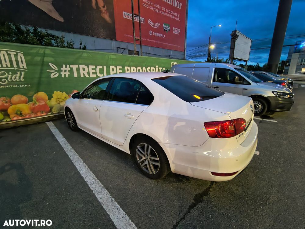 Volkswagen Jetta 1.4 TSI Highline - 17
