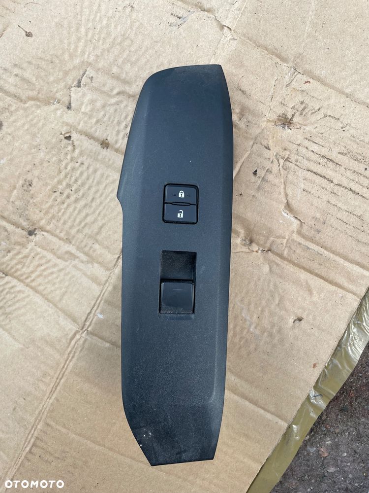 PANEL SZYBY PRAWY PRZÓD LEXUS NX300H 2014-2021