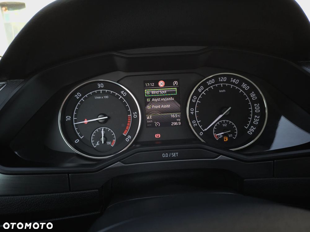 Skoda Superb 2.0 TDI Style - 26