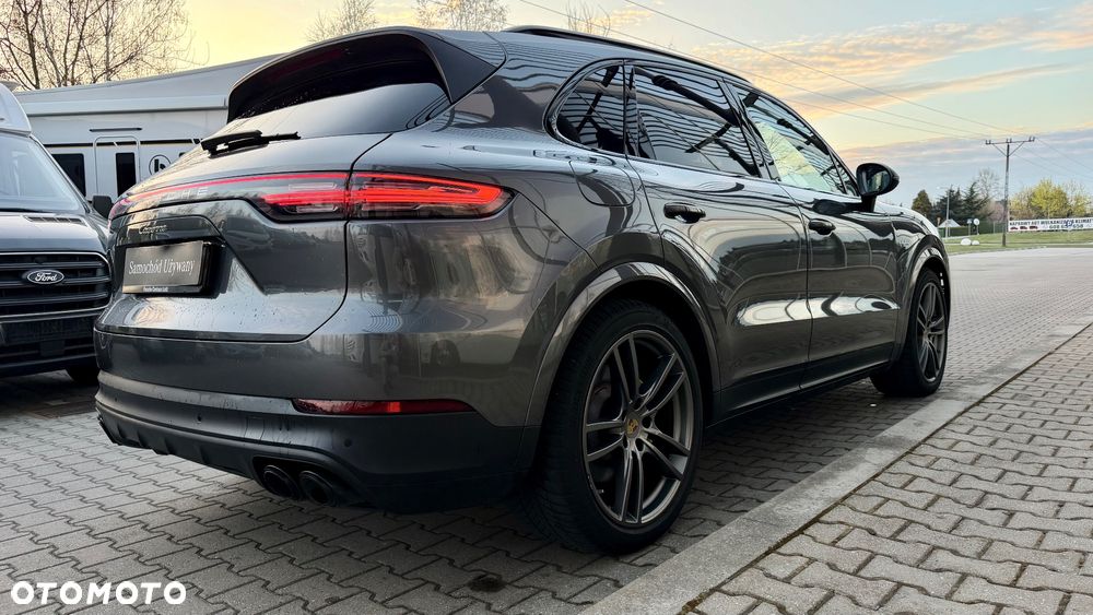 Porsche Cayenne Platinum Edition - 34