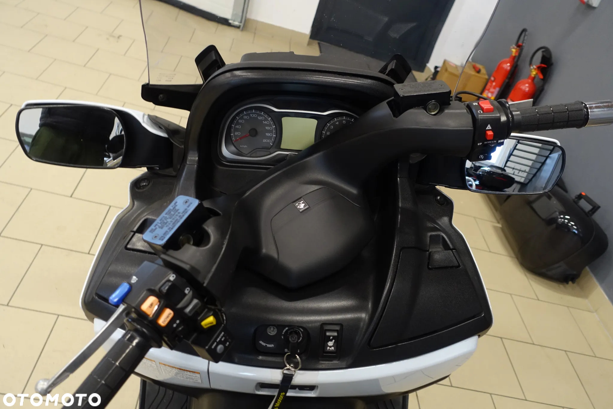Suzuki Burgman - 7