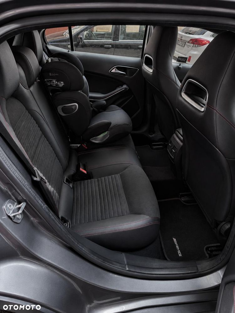 Mercedes-Benz GLA 220 4-Matic AMG Line - 11