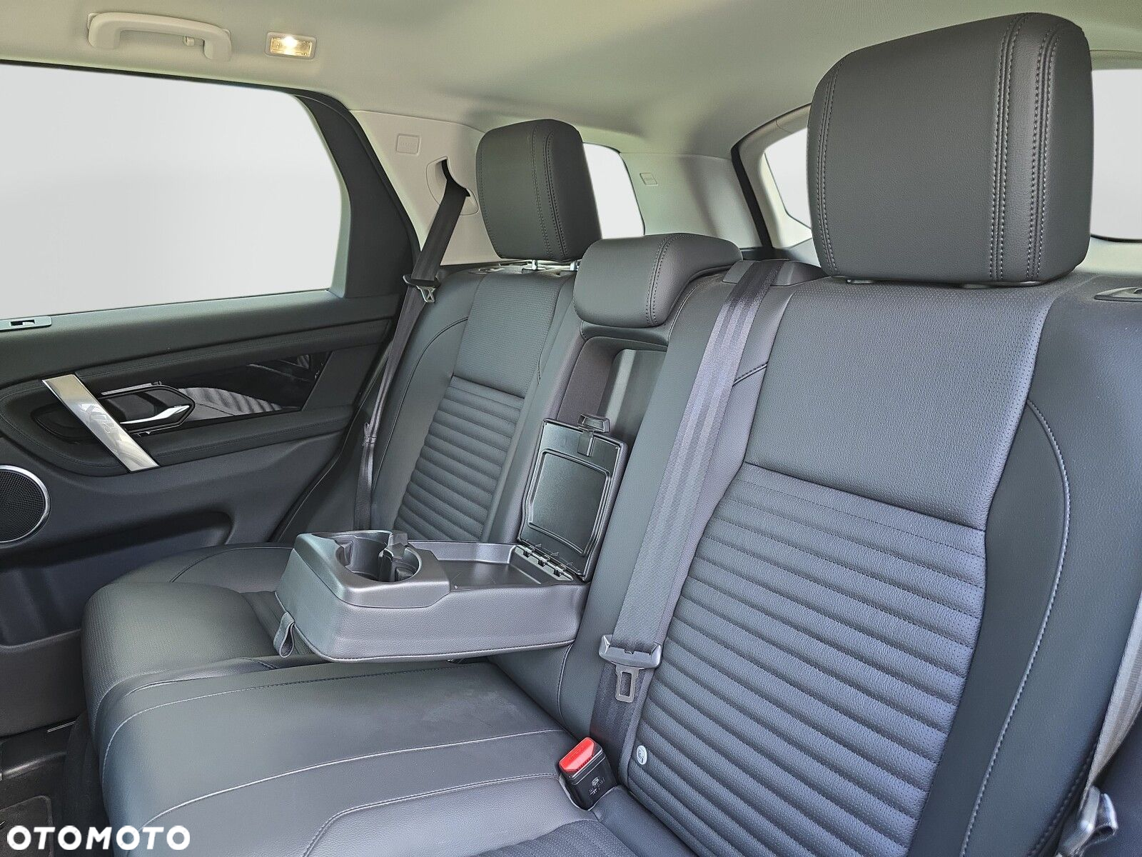 Land Rover Discovery Sport - 24