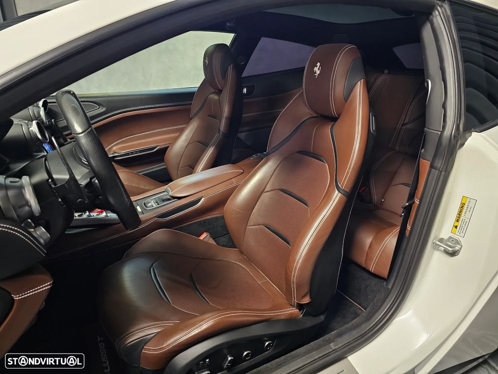 Ferrari GTC4 Lusso T - 19