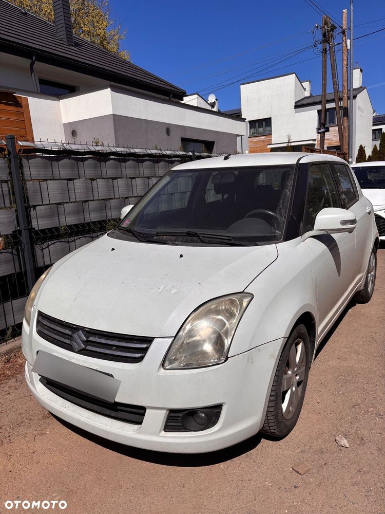 Suzuki Swift - 1