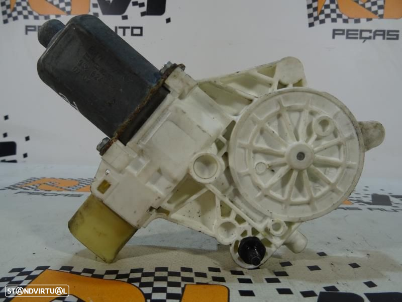 Motor Do Elevador De Vidro Frente Direito Bmw 1 (E87)  0130822227 / 69 - 2