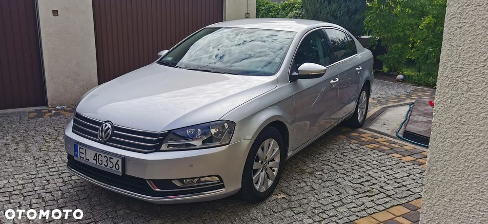 Volkswagen Passat 2.0 TDI Comfortline DSG - 2