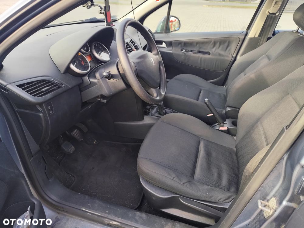 Peugeot 207 1.4 16V Presence - 14