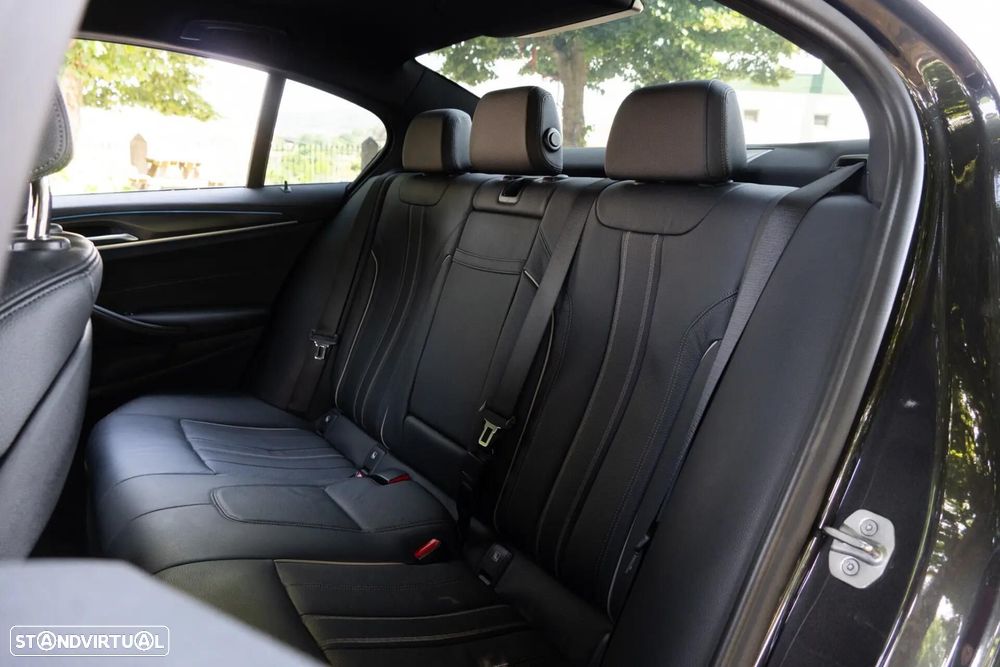 BMW 520 e Pack M - 10