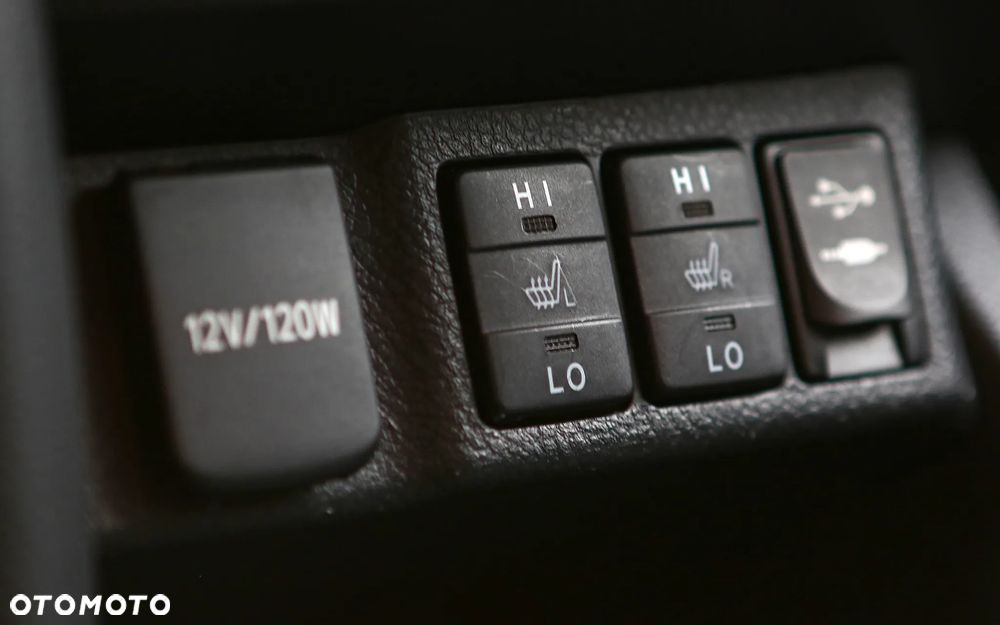 Toyota Auris 2.0 D-4D Premium - 7