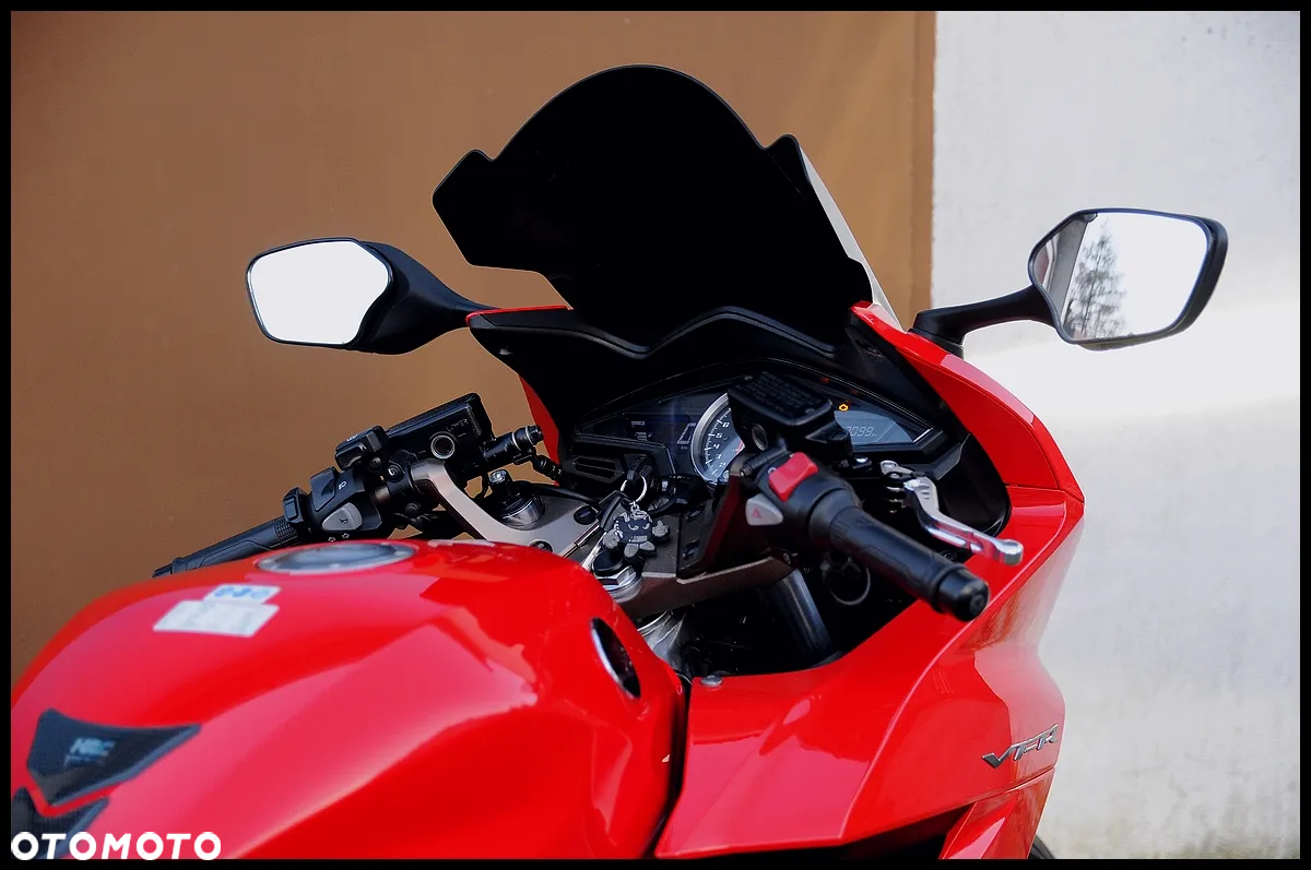 Honda VFR - 10