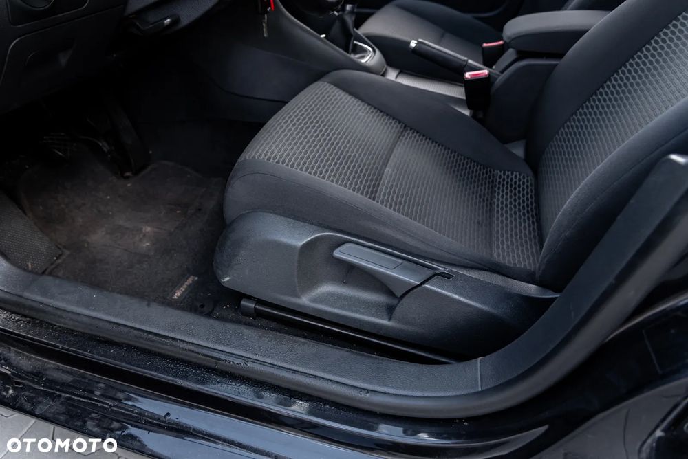 Volkswagen Golf 1.6 TDI DPF BlueMotion Technology Comfortline - 18