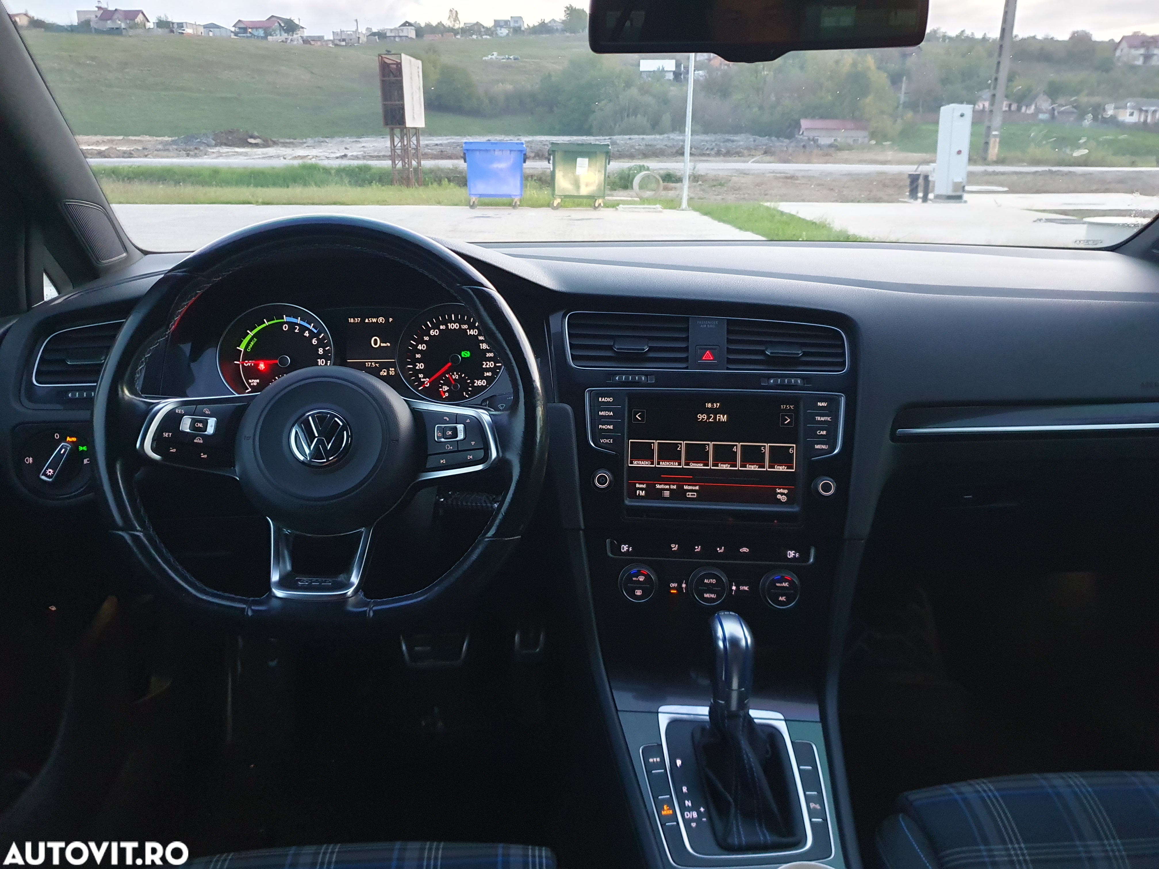Volkswagen Golf GTE - 10