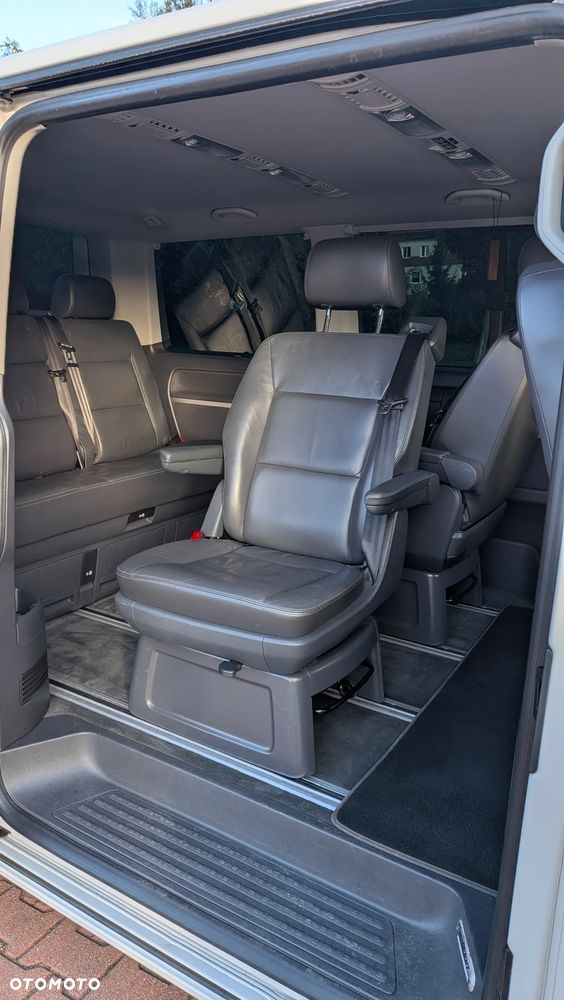 Volkswagen Multivan - 15