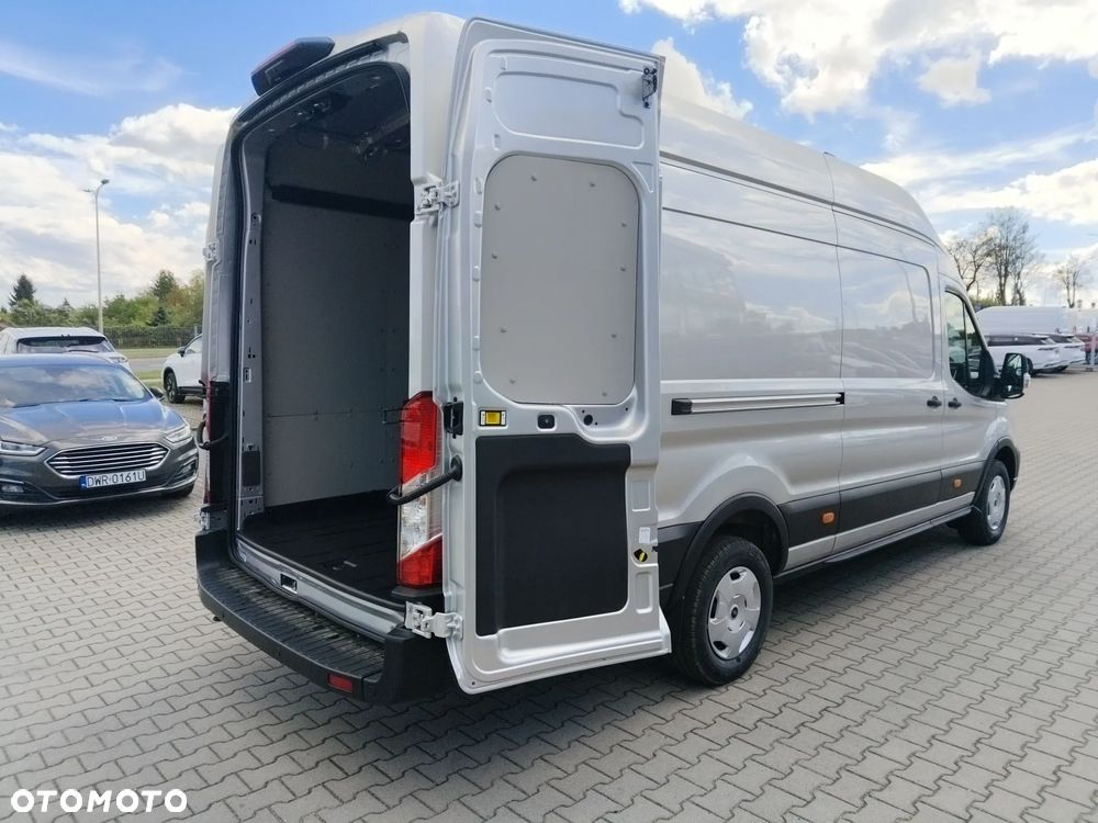 Ford Transit - 11
