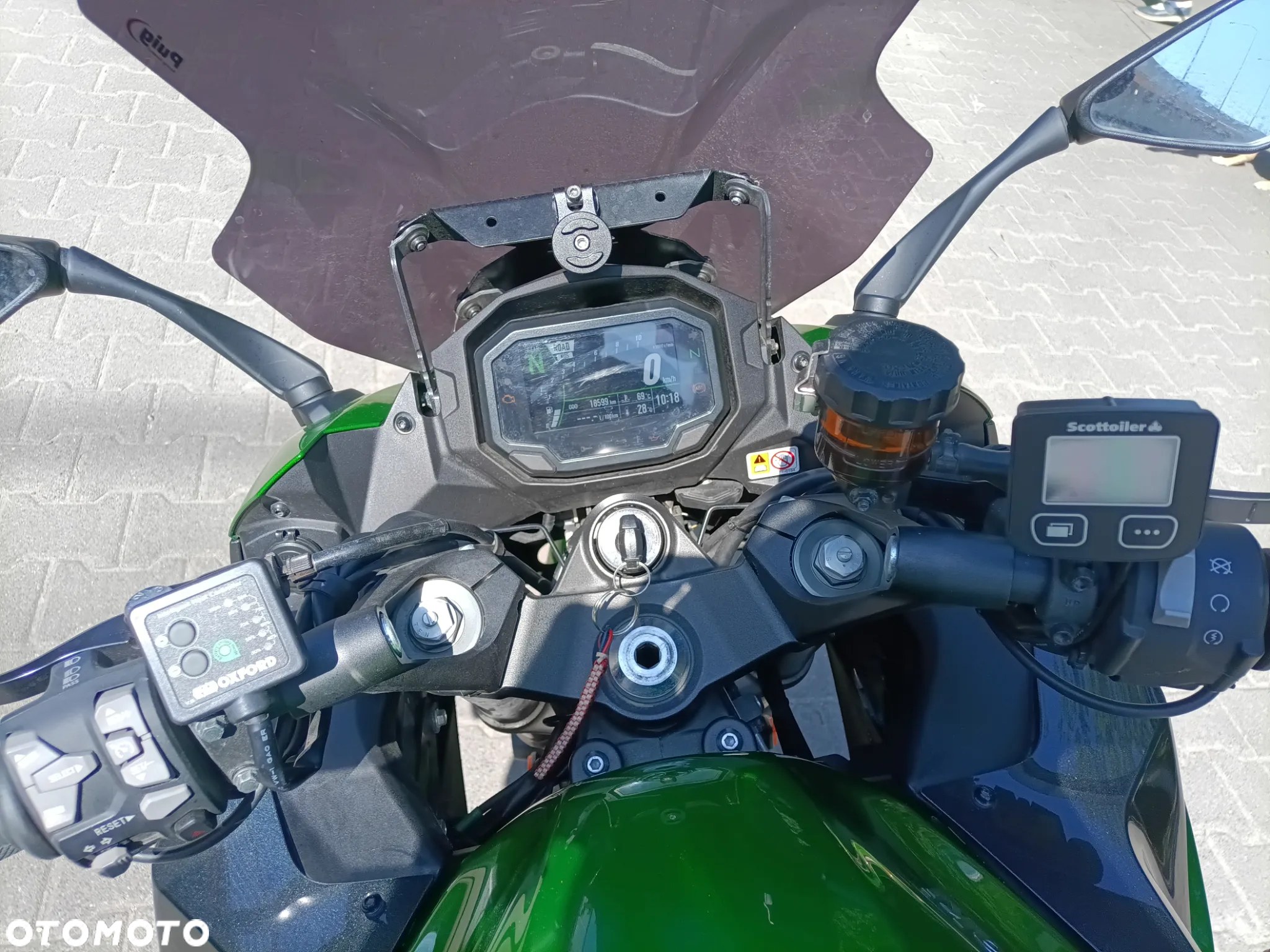 Kawasaki Ninja 1000 SX - 9