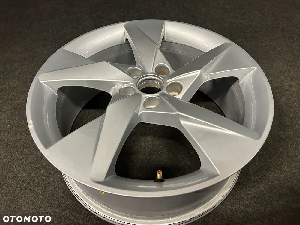 Alufelga Skoda Scala, Kamiq 17 cali 5x100 1szt. 657601025C - 2