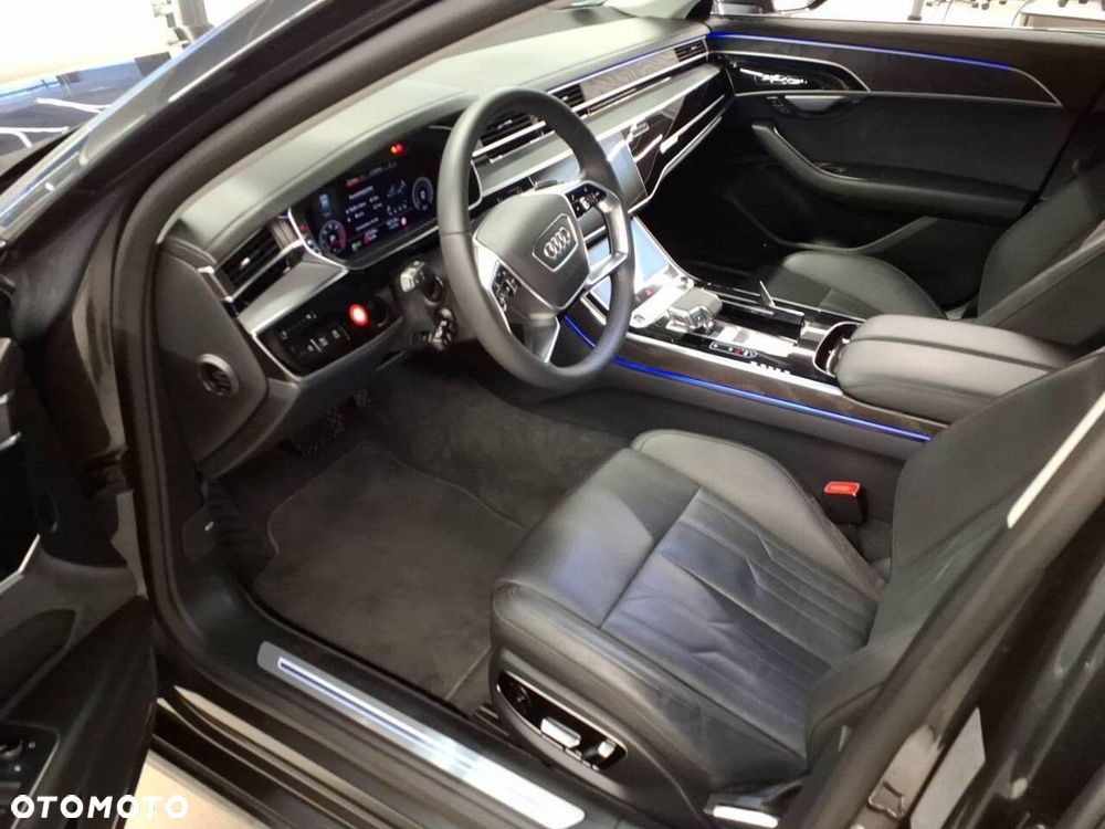 Audi A8 - 7